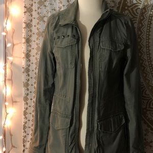 OLIVE STUDDED UTILITY JACKET